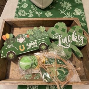 St. Patrick's Day Table Decor Set - Green and Gold